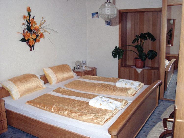 Hotel Drei Koenige Neckarbischofsheim Exteriör bild